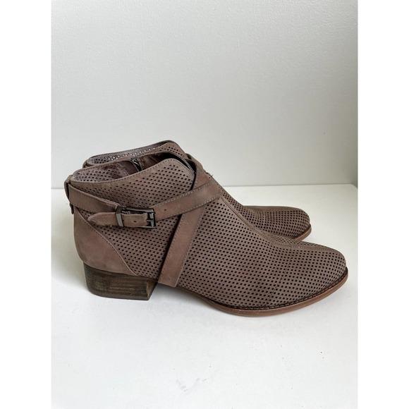 Vince Camuto Ankle Boots size 10 Tan - Picture 1 of 7
